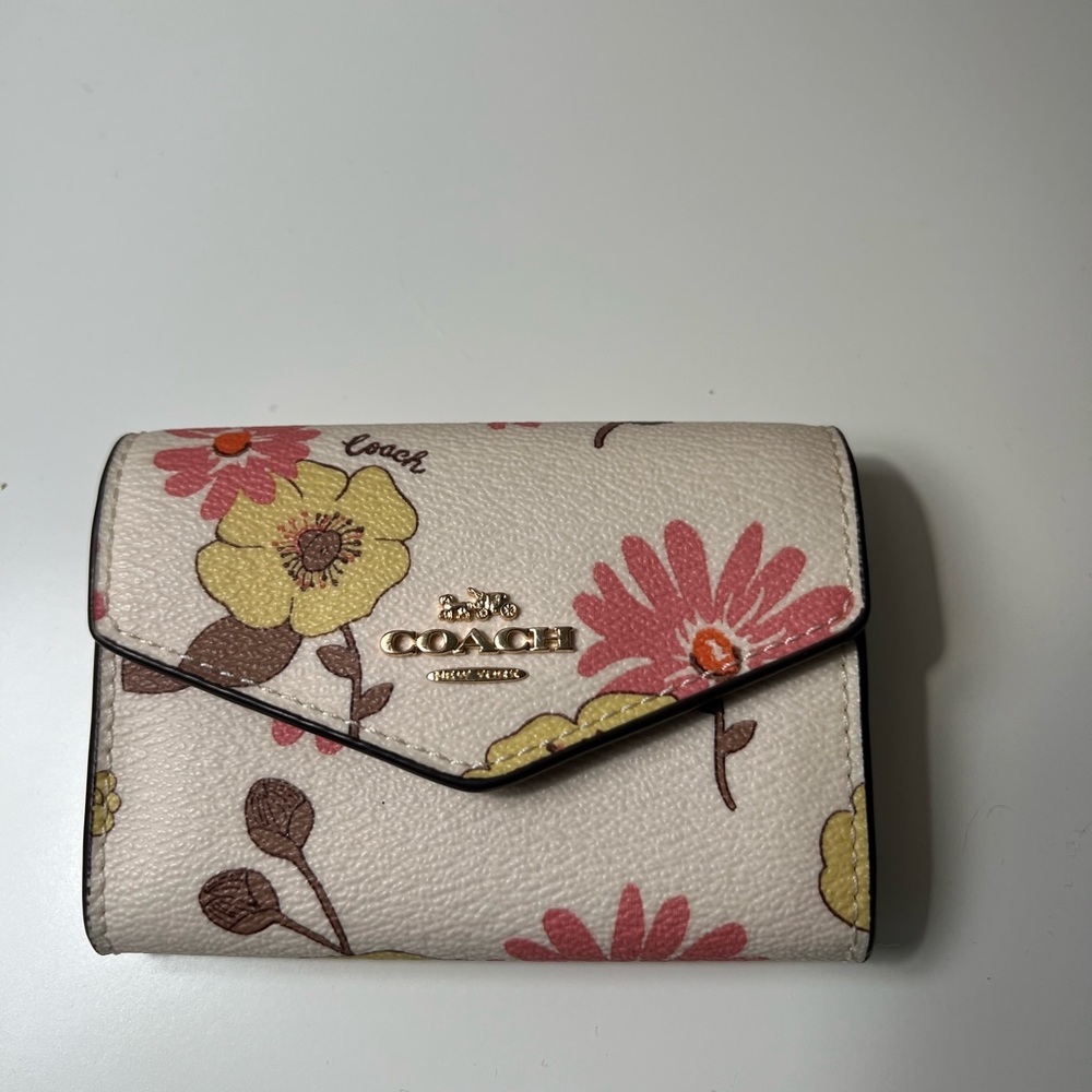 Coach Outlet Flap Card Case in Floral Print